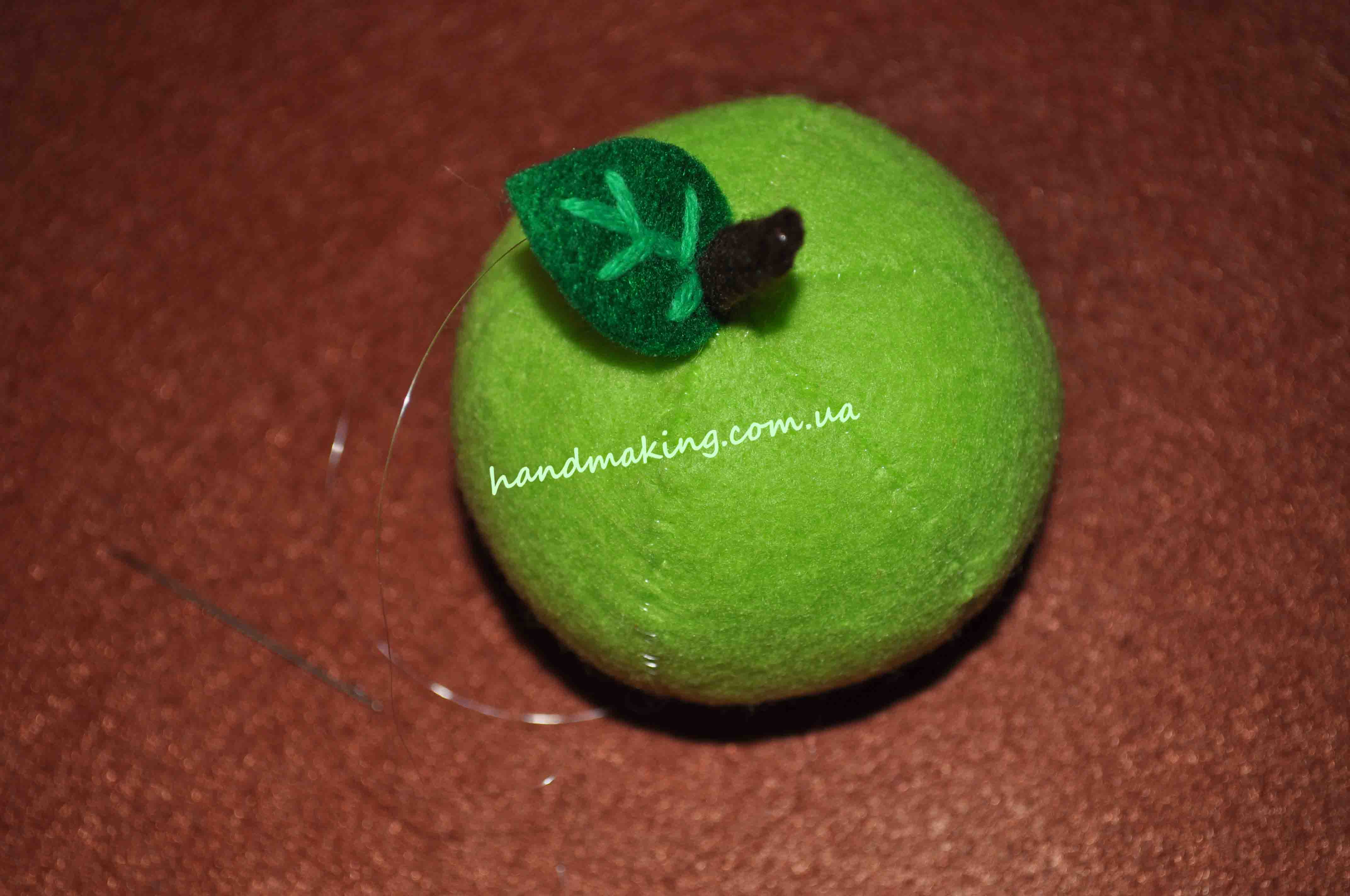 зеленое яблоко из фетра