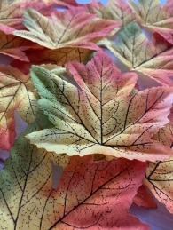 Кленовий листок 10х9см осінній